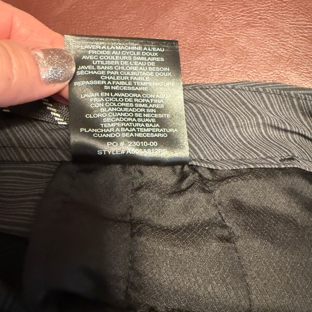 New Hang Ten Dark Gray Striped Patterned Short size 32 - Picture 9 of 11